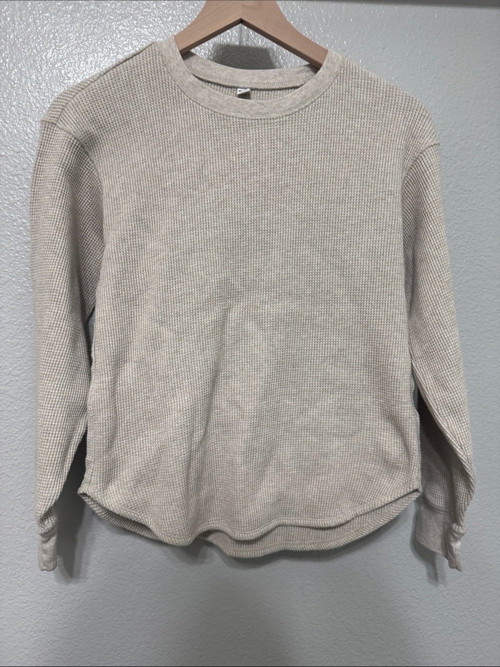 Uniqlo Waffle Knit Long Sleeve Tee in Light Beige